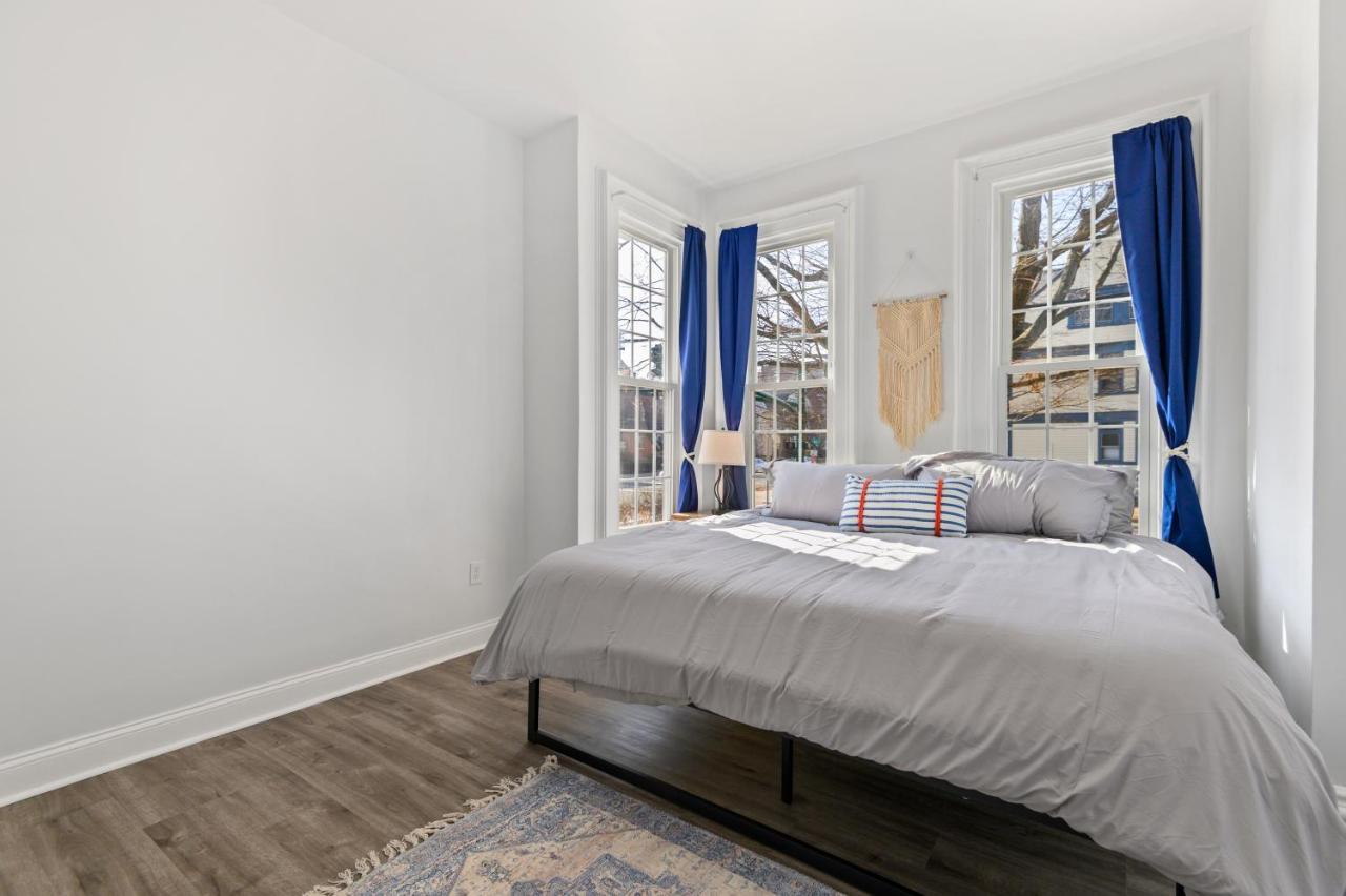Апартаменты Casa Soleada In East Rock Near Dt And Yale Som With Free Parking And King Bed Нью-Хейвен Экстерьер фото